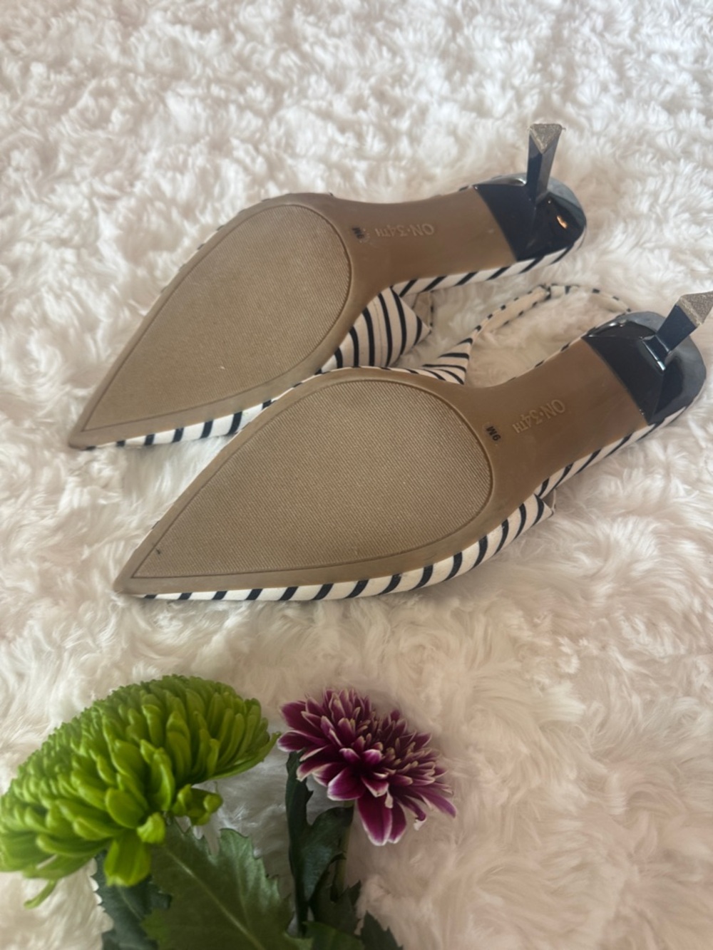 Women's Striped Pointed Toe Slingback 2in heels White/Black size 9M classy - Picture 4 of 6